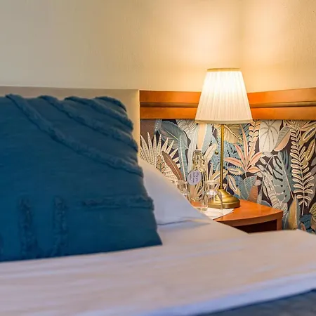Отель Arcus Garden 3*