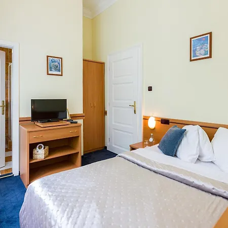 Arcus Garden Hotel