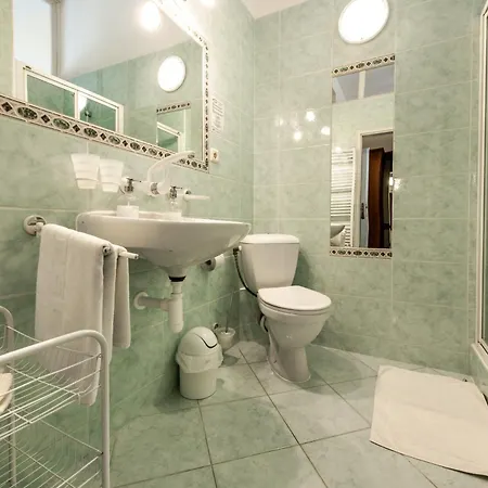 Arcus Garden Hotel 3*