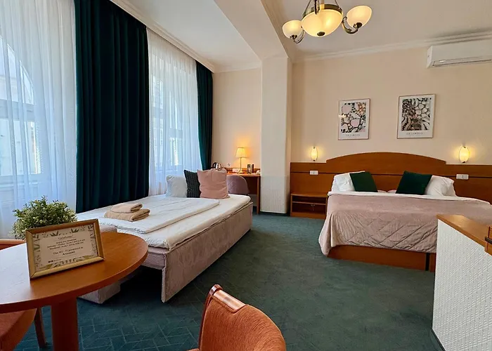 فندق Arcus Garden 3*